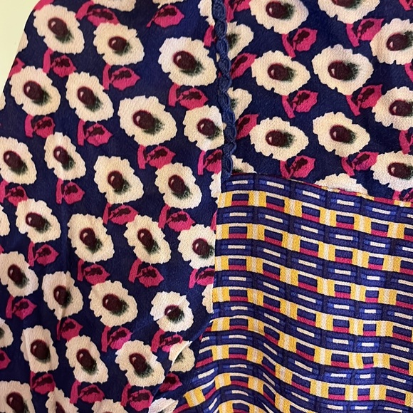 MAEVE by Anthropologie blouse. Ruffle hem, long sleeve, size S - Picture 4 of 4